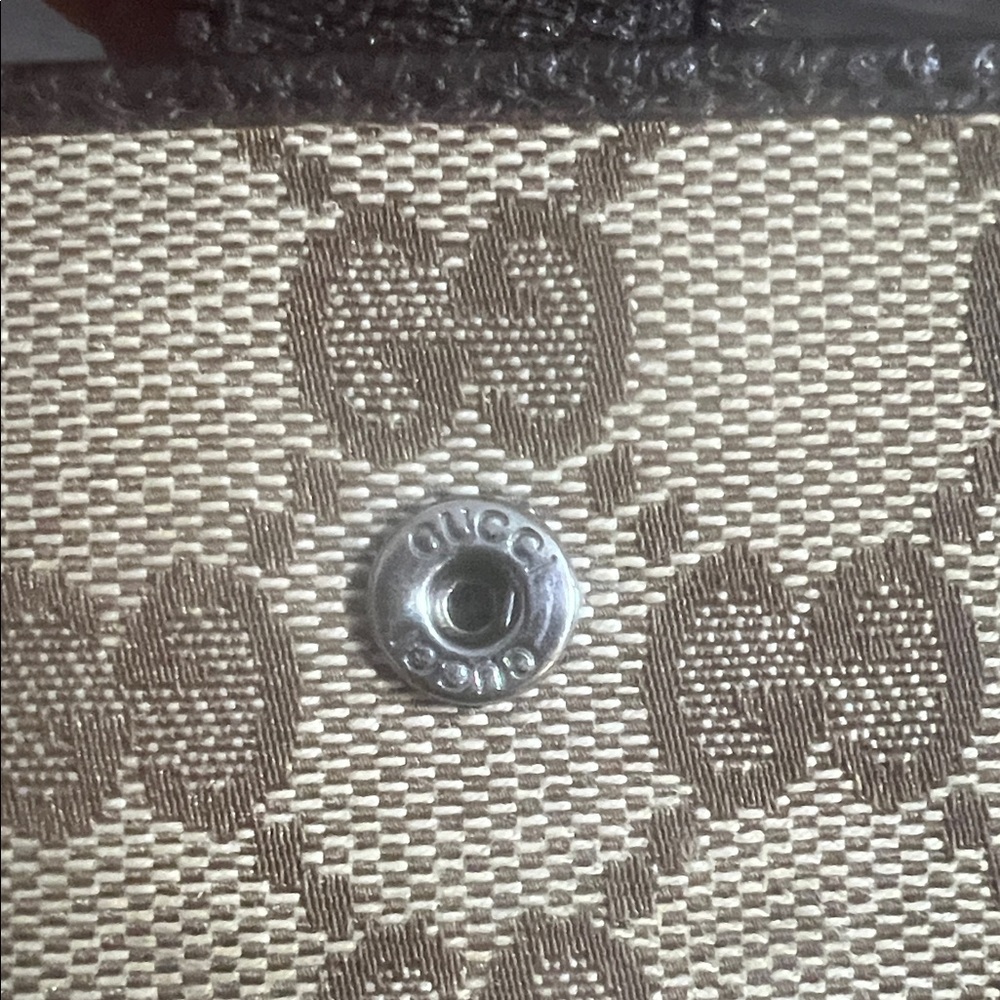⭐️Gucci Beige and Brown Monogram Wallet - Picture 13 of 14